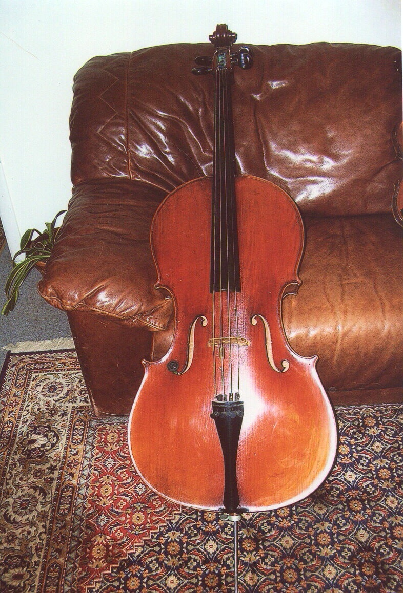 1911 Lyon and Healy cello, beautiful, rich sound, top condition
