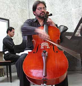 Inspired playing a Rocchi Cello Inspired playing a Rocchi Cello